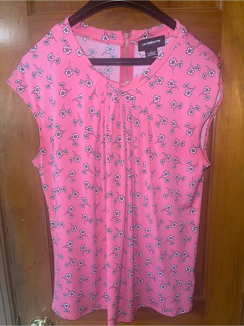Liz Claiborne Pink Floral Pleated Cap Sleeve Top